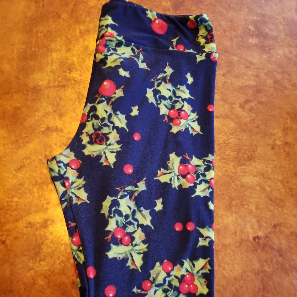 Lularoe Christmas Holly TC